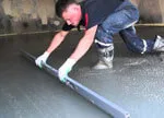 Як залити стяжку підлоги – підготовка та заливка