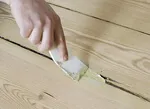 Закладення щілин у дерев'яній підлозі – 10 варіантів і способів