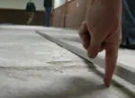 Укладання плитки на нерівну підлогу: способи та методи